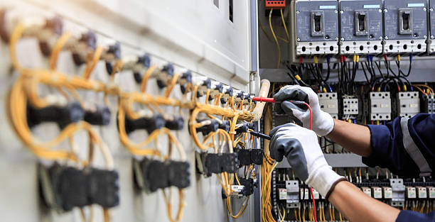 Professional Electrician technician working in Washington, NJ